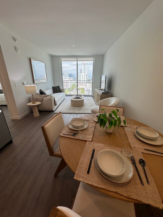 119 NE 20th St, Unit A1 in Miami, FL - Foto de edificio - Building Photo