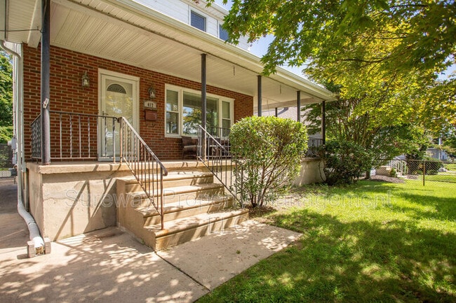 property at 417 N Warwick Rd