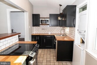 114 S 3rd St in Quakertown, PA - Building Photo - Building Photo