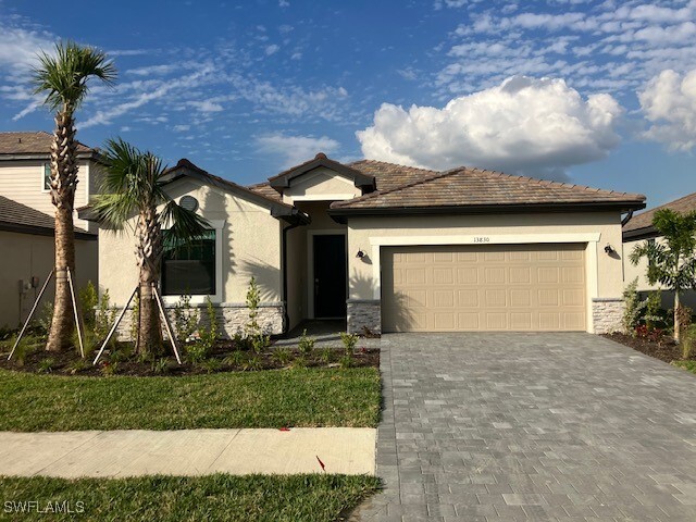 13830 Hunter Oak Dr in Ft. Myers, FL - Building Photo