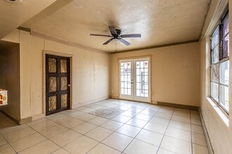 513 Vidaurri Ave in Laredo, TX - Building Photo - Building Photo