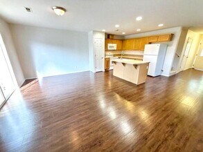 548 NE 117th Ave in Portland, OR - Building Photo - Building Photo