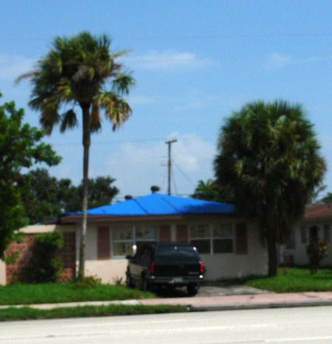 4919 Hollywood Blvd in Hollywood, FL - Building Photo - Building Photo