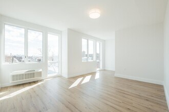 67 Dr Martin Luther King Jr Blvd in Newark, NJ - Building Photo - Building Photo
