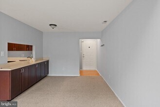 4820B Aberdeen Dr in Mount Laurel, NJ - Building Photo - Building Photo