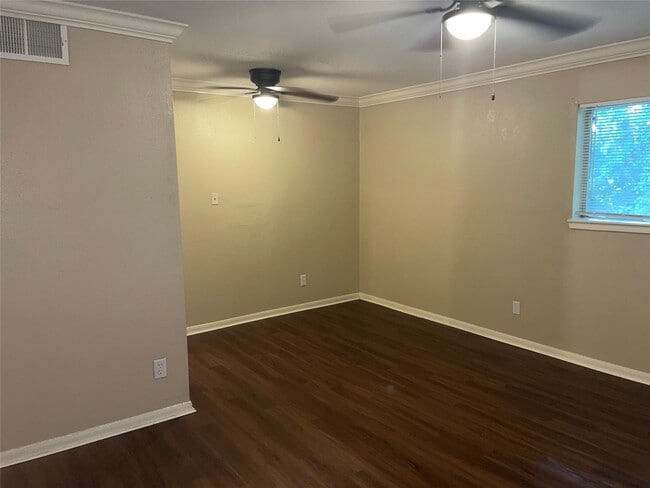 4710 Airport Blvd in Houston, TX - Building Photo - Building Photo