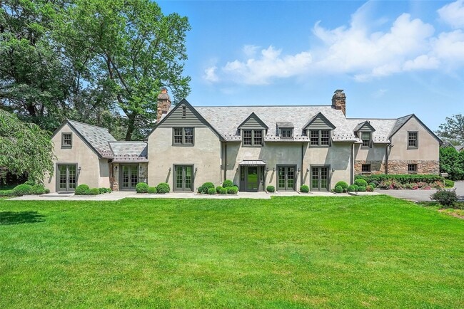 property at 6 Club Rd