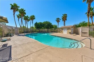 4838 Double Down Dr in Las Vegas, NV - Building Photo - Building Photo