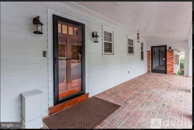 7110 Ayers Meadow Ln in Springfield, VA - Building Photo - Building Photo