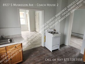 8927 S Muskegon Ave in Chicago, IL - Building Photo - Building Photo