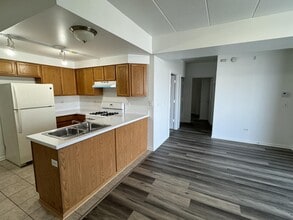 2734 S Wentworth Ave in Chicago, IL - Building Photo - Building Photo