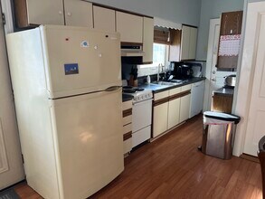 12 Garrison Ave in York, ME - Building Photo - Building Photo