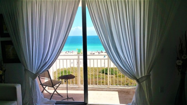 345 Ocean Dr, Unit 616 in Miami Beach, FL - Foto de edificio - Building Photo
