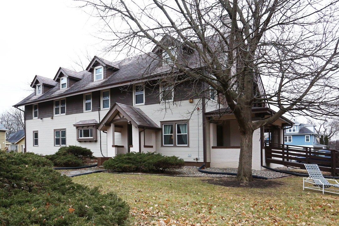 3650 Cottage Grove Ave in Des Moines, IA - Building Photo