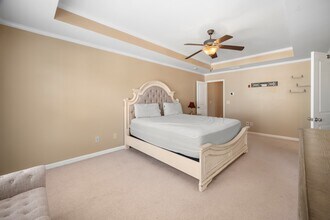 1094 N Village Dr in Decatur, GA - Building Photo - Building Photo