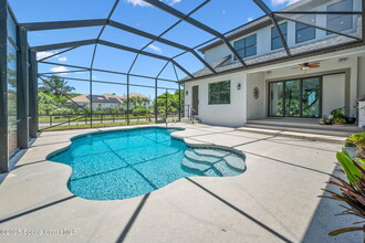 6725 S Tropical Trail in Merritt Island, FL - Building Photo - Building Photo