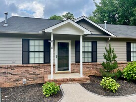 610 Shadywood Ln in Knoxville, TN - Building Photo
