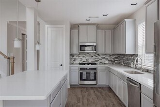 285 Trillium Pk Lp in Conroe, TX - Building Photo - Building Photo