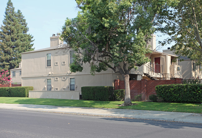 CEDAR CREEK VILLAGE APARTMENTS in Modesto, CA - Building Photo - Building Photo