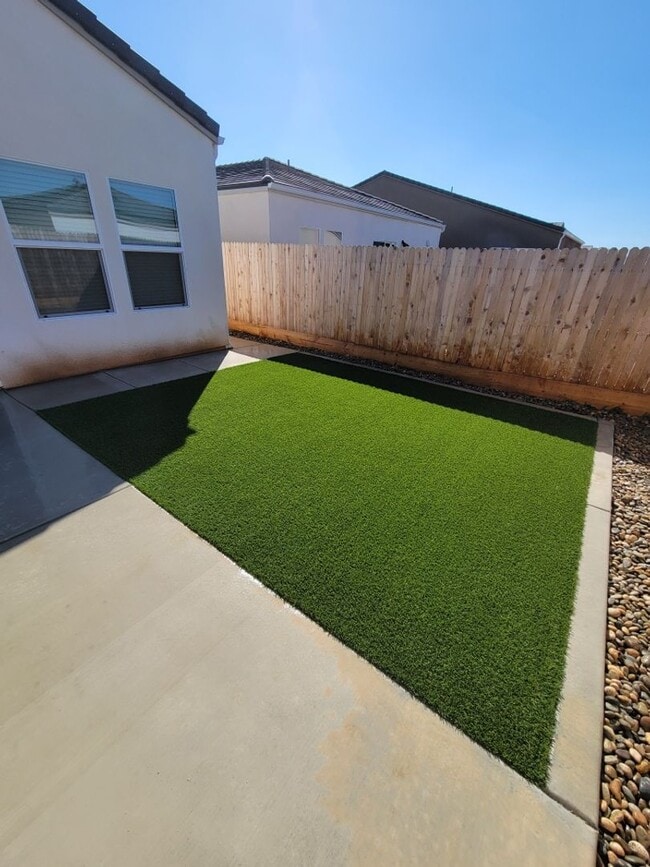 1113 Arroyo Way in Madera, CA - Building Photo - Building Photo