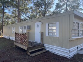 211 Victoria Cir in Vidalia, GA - Building Photo