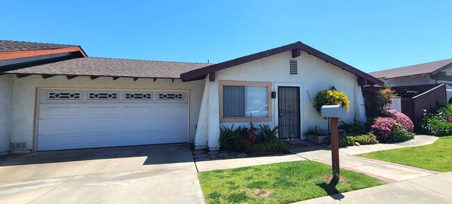 32032 Via De Aguila in San Juan Capistrano, CA - Foto de edificio - Building Photo