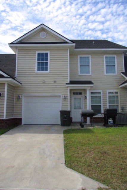 708 Tattnall Dr in Hinesville, GA - Building Photo - Building Photo