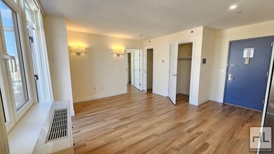 Northern Boulevard in Queens, NY - Building Photo - Building Photo