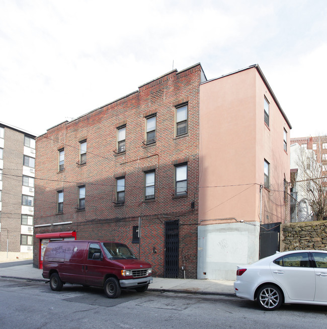 127-131 Highland Ave in Yonkers, NY - Foto de edificio - Building Photo