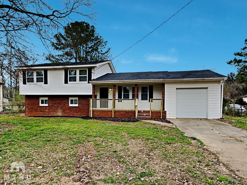 1748 Tilden Ave in Jonesboro, GA - Building Photo