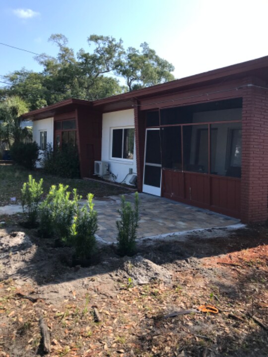 105 N Lincoln Ave in Clearwater, FL - Building Photo