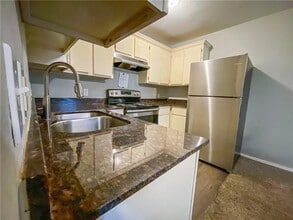 944 N Storer Ave in Fayetteville, AR - Foto de edificio - Building Photo