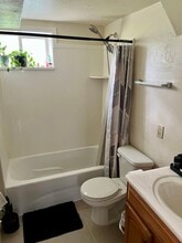 4676 S Ridgeline Dr, Unit 2 in Washington Terrace, UT - Foto de edificio - Building Photo