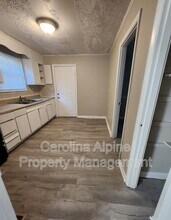 1733 Finchley Dr in Charlotte, NC - Building Photo - Building Photo