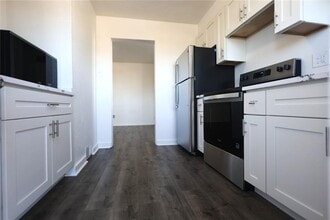 2811 Brownsville Rd in Brentwood, PA - Building Photo - Building Photo