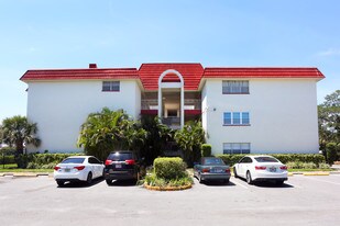 Regency Condos in St. Petersburg, FL - Building Photo