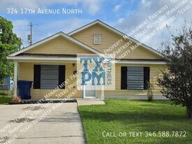 324 17th Ave N in Texas City, TX - Building Photo