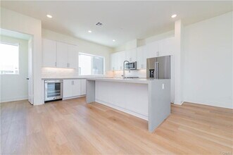 16122 Summer Sky Pl in Irvine, CA - Building Photo - Building Photo