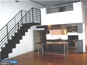 1027-31 Arch St-Unit -402 in Philadelphia, PA - Foto de edificio - Building Photo