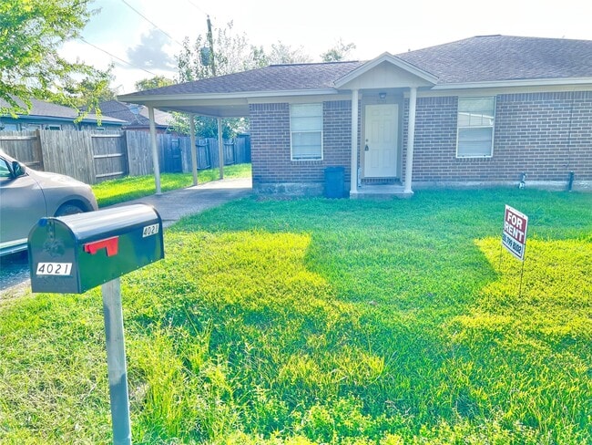 4021 Avenue Q 1/2 in Santa Fe, TX - Building Photo - Building Photo