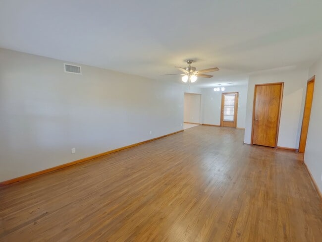 2122 S Chautauqua Ave in Wichita, KS - Building Photo - Building Photo