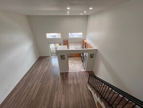 11312 Huston St, Unit 11 in Los Angeles, CA - Building Photo - Building Photo