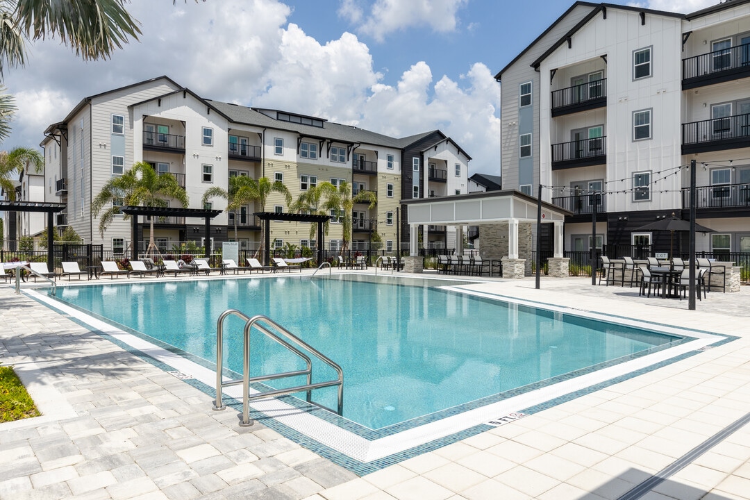 Madison Waterstar in Kissimmee, FL - Building Photo