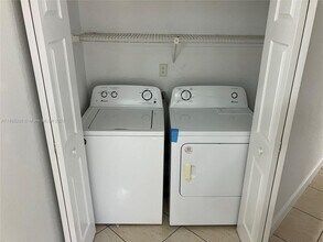 8235 Lake Dr, Unit 306 in Doral, FL - Building Photo - Building Photo