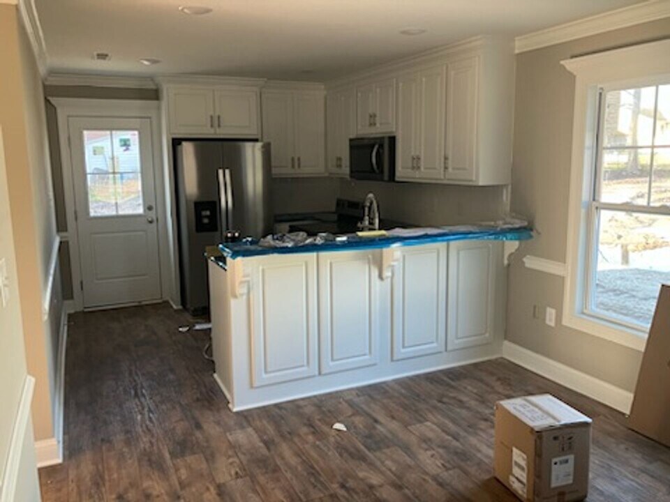 5240 Castlewood Dr in Wilson, NC - Building Photo
