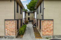 Peach Creek Apartments in San Antonio, TX - Foto de edificio - Building Photo