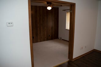 Northwood Manor in Madison Heights, MI - Foto de edificio - Building Photo