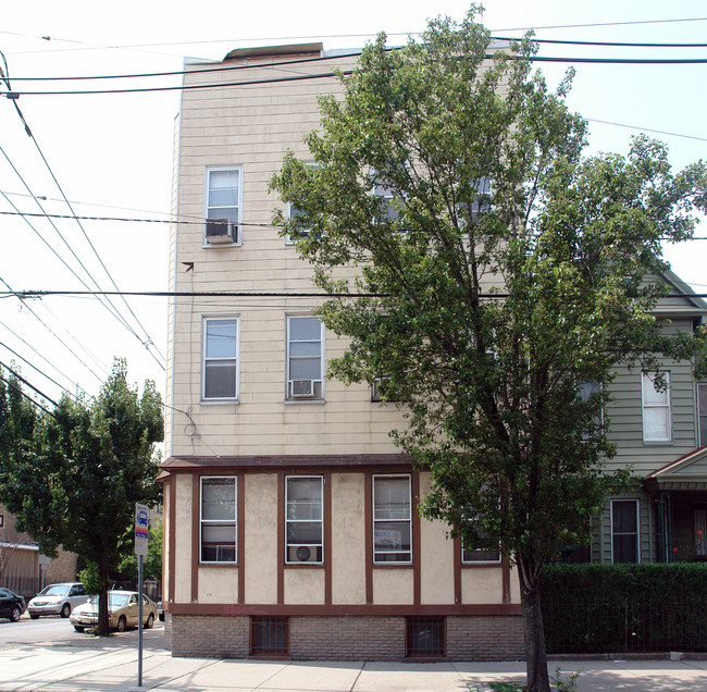 150 North St in Jersey City, NJ - Building Photo - Building Photo