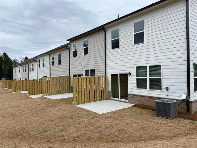 232 Kenoot Dr in Mcdonough, GA - Foto de edificio - Building Photo