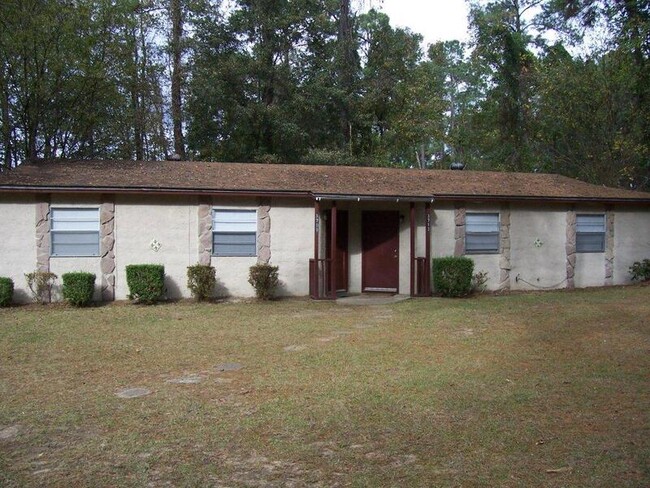 property at 3749 Maria Cir